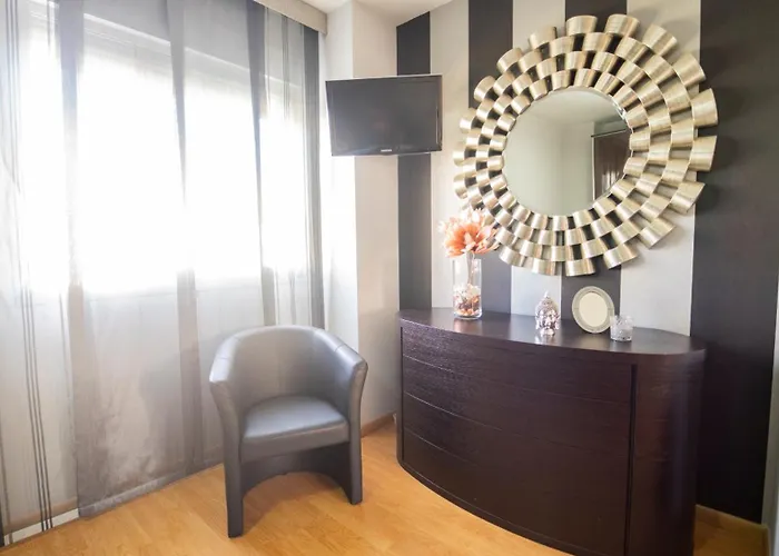 Apartamento Alhambra A 8 Minutos Granada, Con Parking Y Piscina